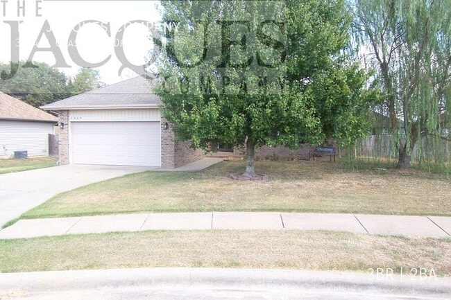 Building Photo - 3904 N Grassland Dr