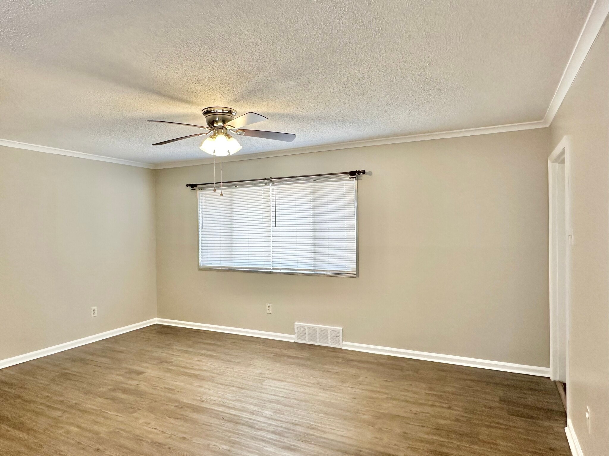 Building Photo - 141 N White Station Rd