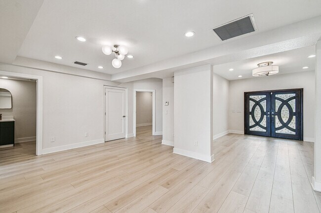 Building Photo - 24 Adalia Ave