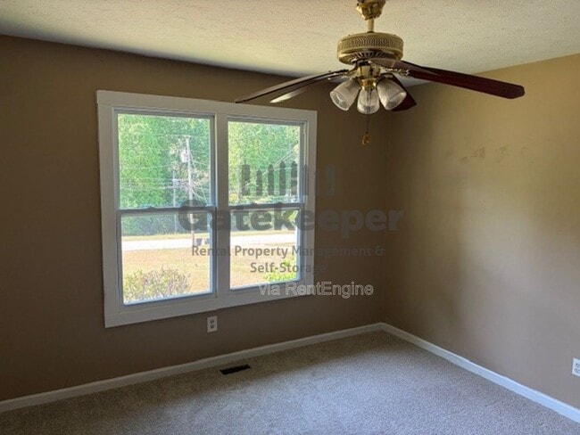Building Photo - 125 Elberta Dr