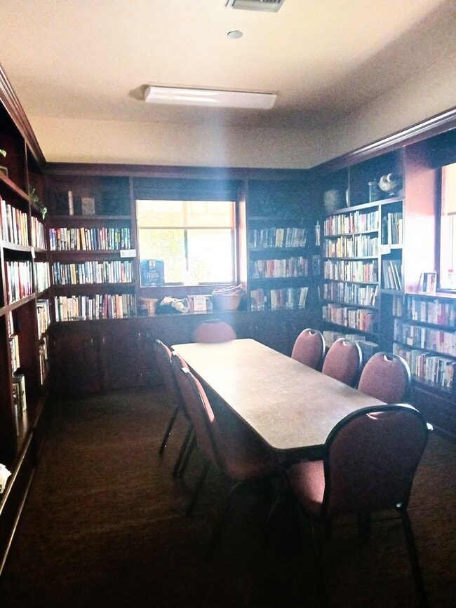 Building Photo - 2 Bedroom 2 Bathroom Home for RENT, Furbabies Welcome!