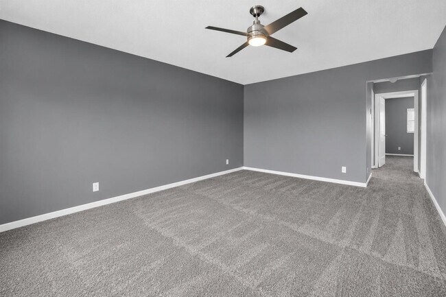 Building Photo - 10000 Meridian Way N
