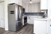 Building Photo - Single Family Home in SE Rochester Availab...