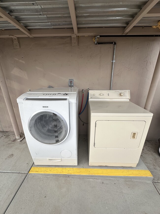 Washer & dryer - 2339 Van Ness Ave