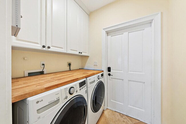 Building Photo - 14354 Cypress Island Cir