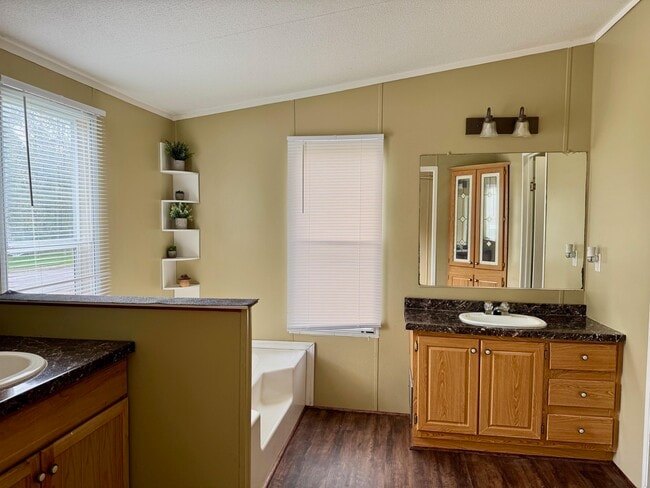 Building Photo - 244 Lucky Lane