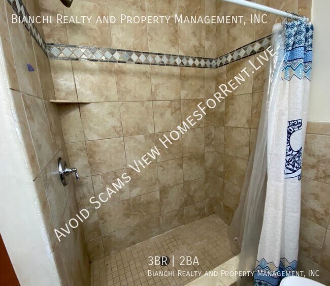 Building Photo - Block Home in Belleair Bluffs