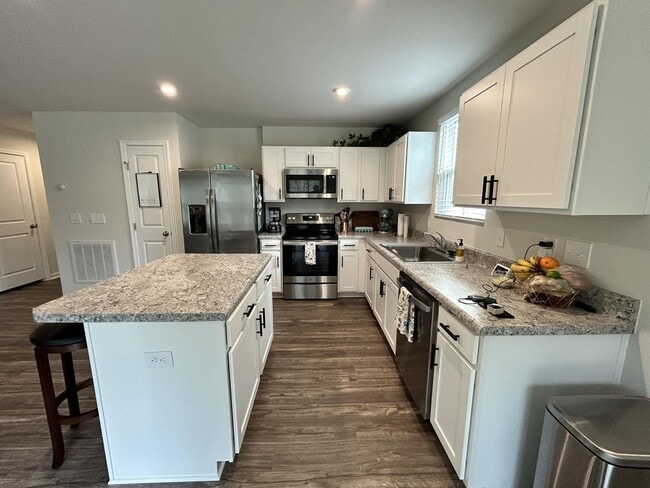 Building Photo - 132 Queens Mill Ct