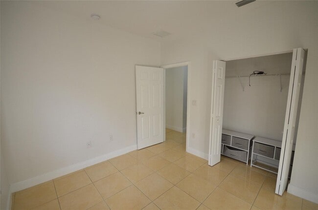 Building Photo - 14483 SW 13th Terrace