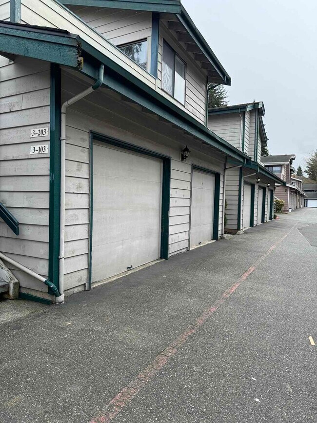 Building Photo - 8407 18th Ave W