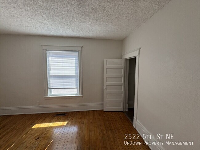 Building Photo - 2522 5th St NE