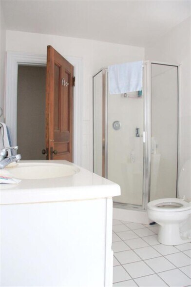 Building Photo - 20 Highland Ave