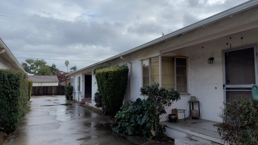 Building Photo - 424 S Frances St