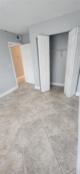 Building Photo - 10926 Royal Palm Blvd