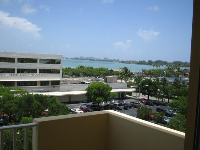 Building Photo - 1455 N Treasure Dr