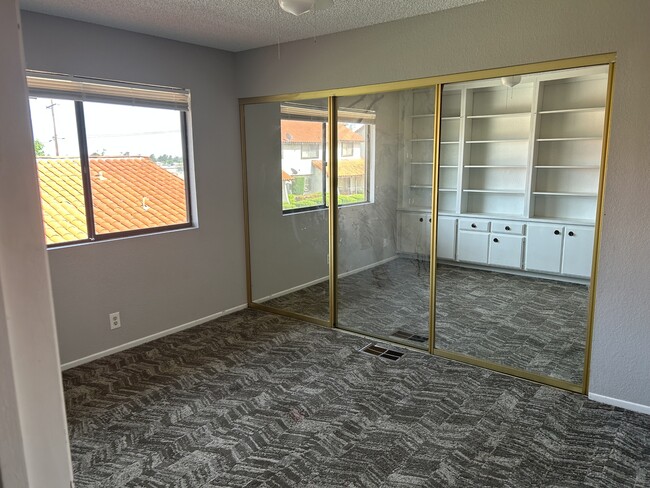 Building Photo - 16780 Green Tree Blvd