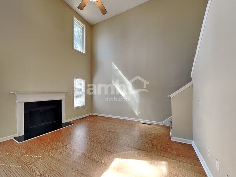 Building Photo - 117 Bainbridge Ct