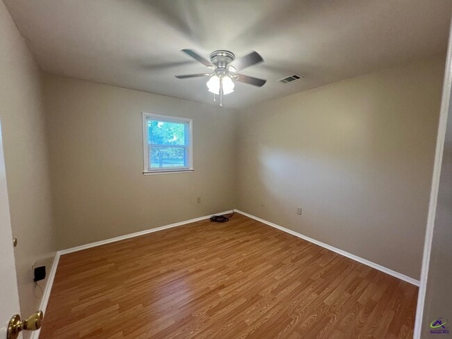 Building Photo - 314 Palomino Ln