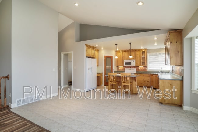 Building Photo - 144 S Mountain Rd