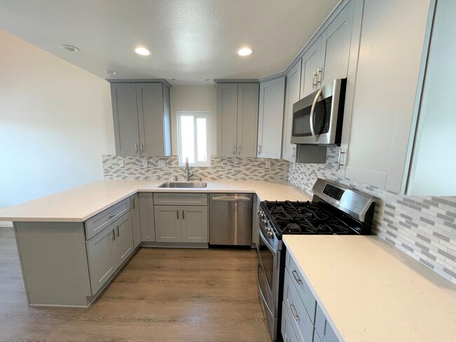 Building Photo - Oxnard Shores- Completely Remodeled & Step...