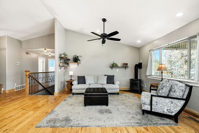 Building Photo - 607 E 420 S