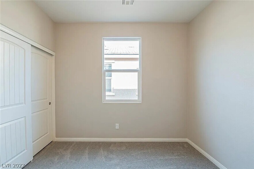 Building Photo - 8688 Vondel Park St