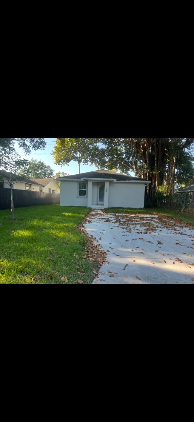 Building Photo - 1126 Melrose Ave S