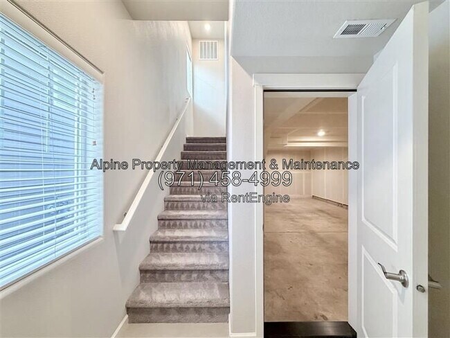 Building Photo - 14229 SW 169th Ave