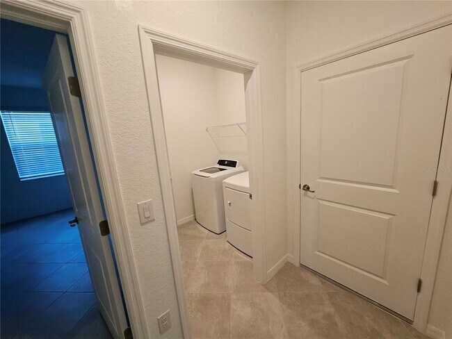 Building Photo - 11044 Pinot Dr