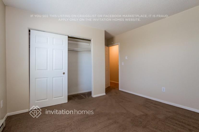 Building Photo - 964 S Uravan St