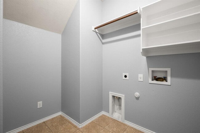 Building Photo - 4617 Tiddle Ln