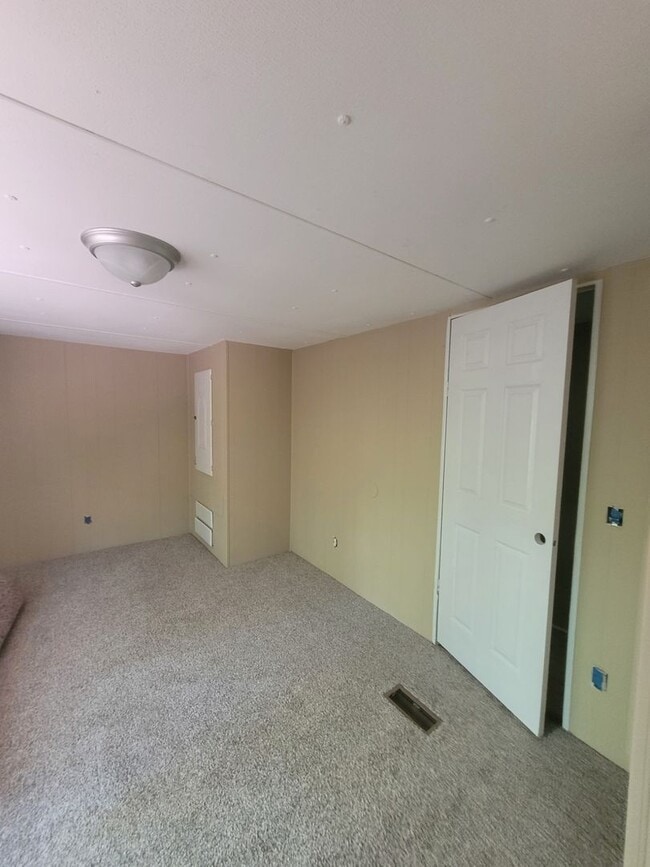 Building Photo - For rent: Madison county-Colbert, GA - Two...