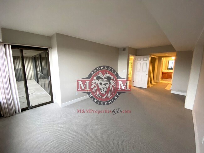 Building Photo - 2 Bed 2 Bath Condo in Bench Tower Condomin...