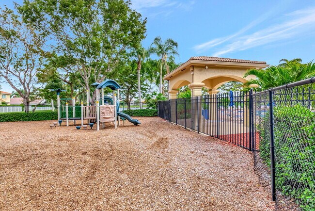 Building Photo - 3527 Stratton Ln