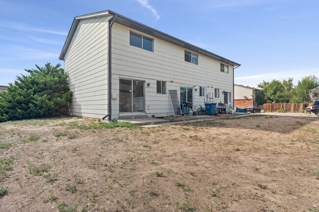 Building Photo - 2250 Billings St