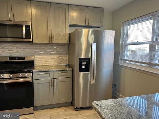 Building Photo - 3243 Lester Rd