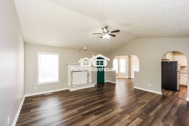 Building Photo - HUGE 3x3  Split Level Home in Whaleys Lake...