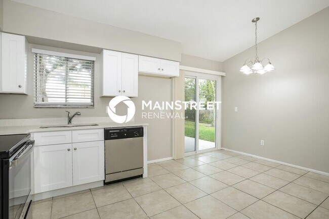 Building Photo - 3 Bedroom Pet-Friendly Home in Kissimmee, ...