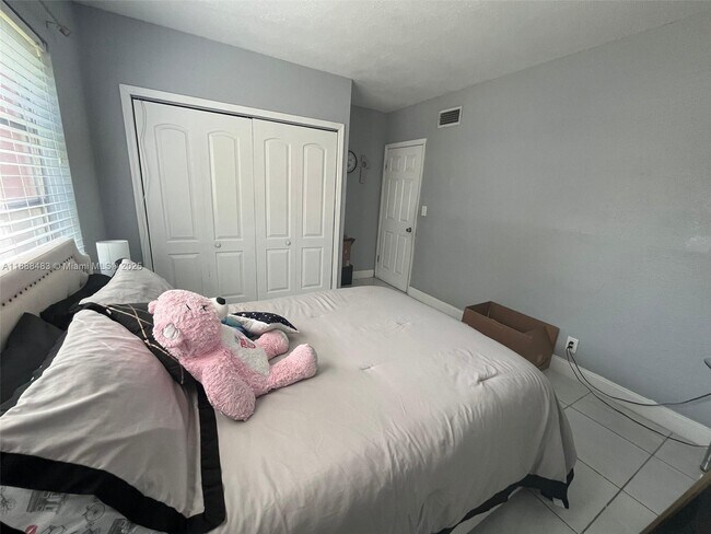 Building Photo - 13715 Kendale Lakes Cir