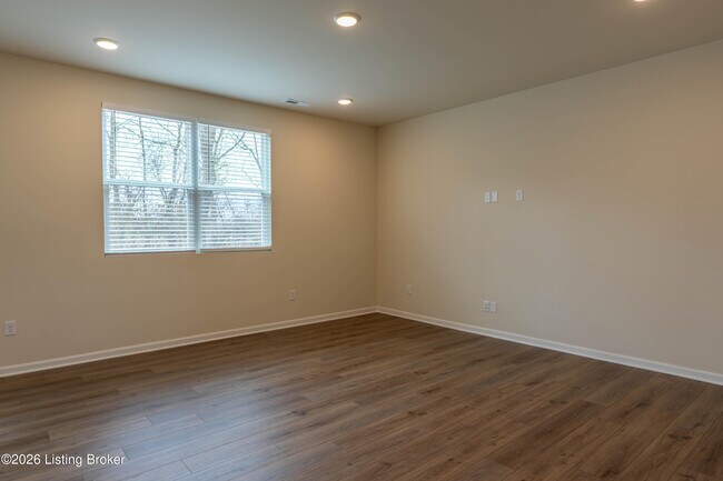 Building Photo - 2023 Lyndon Green Cir