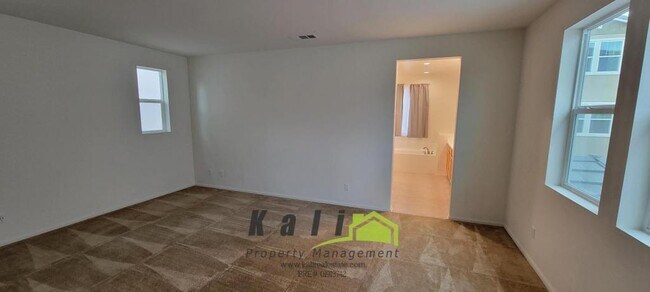 Building Photo - 1333 Pershing Rd
