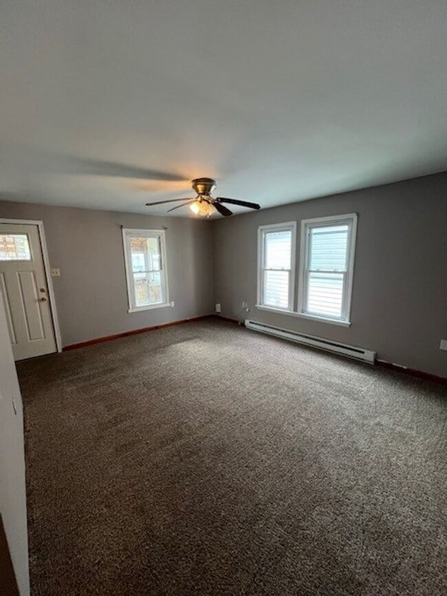 Building Photo - 6 E High St