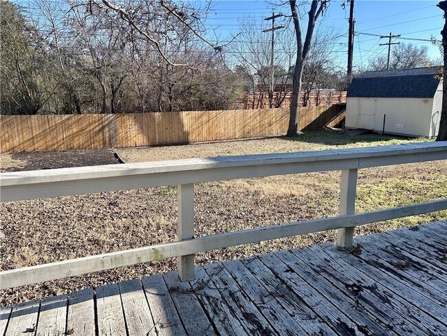 Building Photo - 1102 Todd Trail