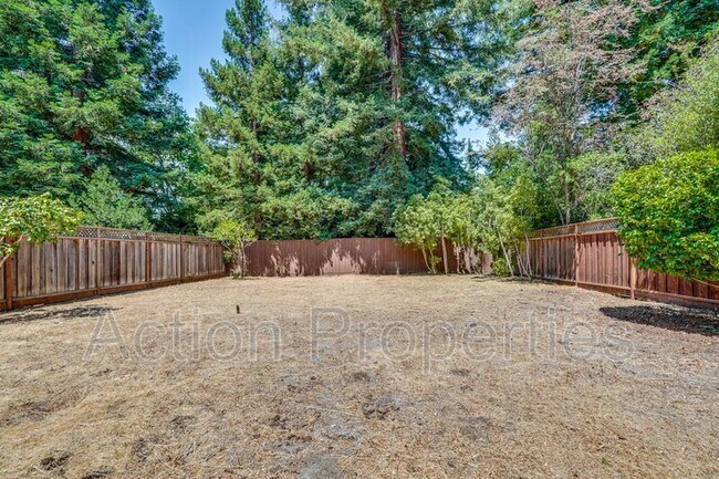 Building Photo - 67 Holbrook Ln