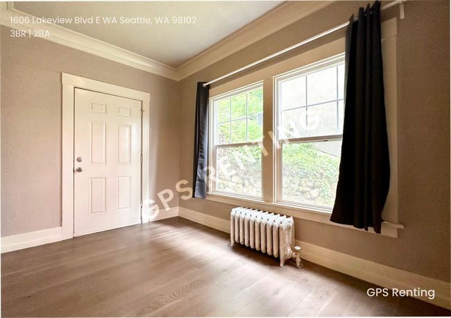 Building Photo - Beautiful Bed 3, Bath 1.75, home!