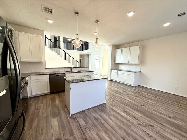 Building Photo - 5002 Winnipeg Blvd