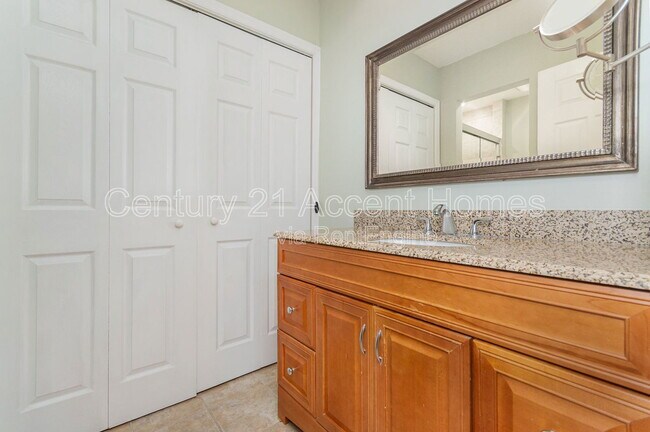 Building Photo - 2514 S Arlington Mill Dr