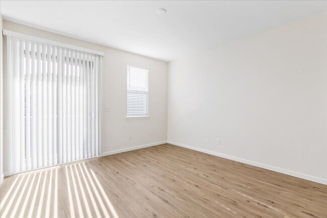 Building Photo - Plan 224 - The Rubicon - 3 Bedroom, 2.5 Bath with Loft and 2 Car Garage.