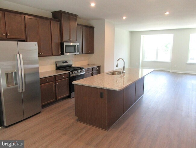Building Photo - 4355 Reusch Cir
