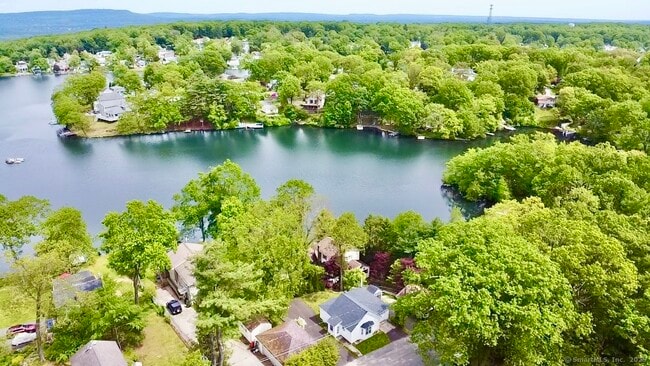 Building Photo - 17 Warren Rd